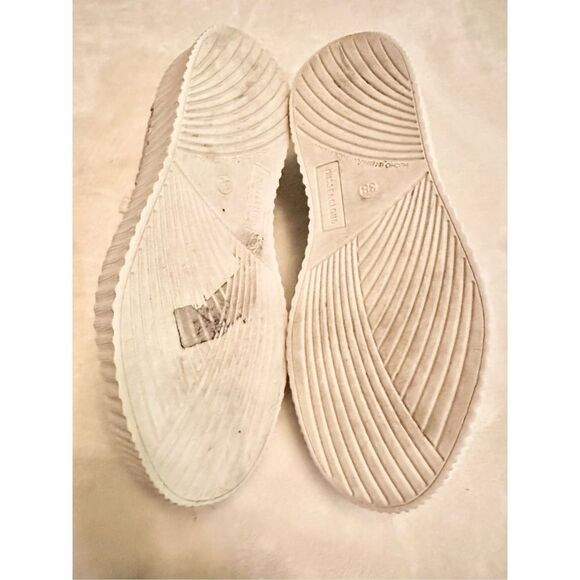 Musse & Cloud Flatform Sneaker Size 38 fits like a 7.5 Silver Perforated Sneaker - Picture 7 of 8